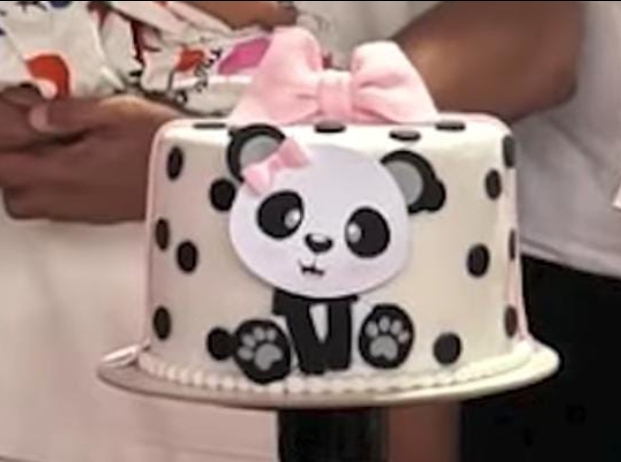 Gâteau d'anniversaire pâte à sucre